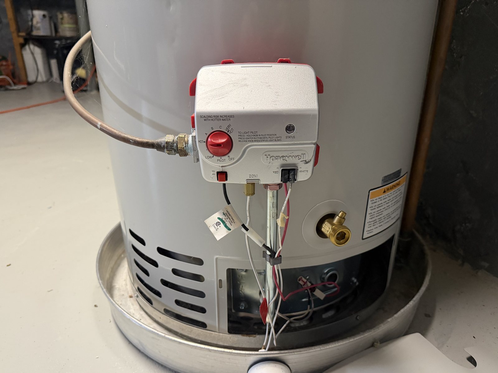 Honeywell gas valve on a water heater